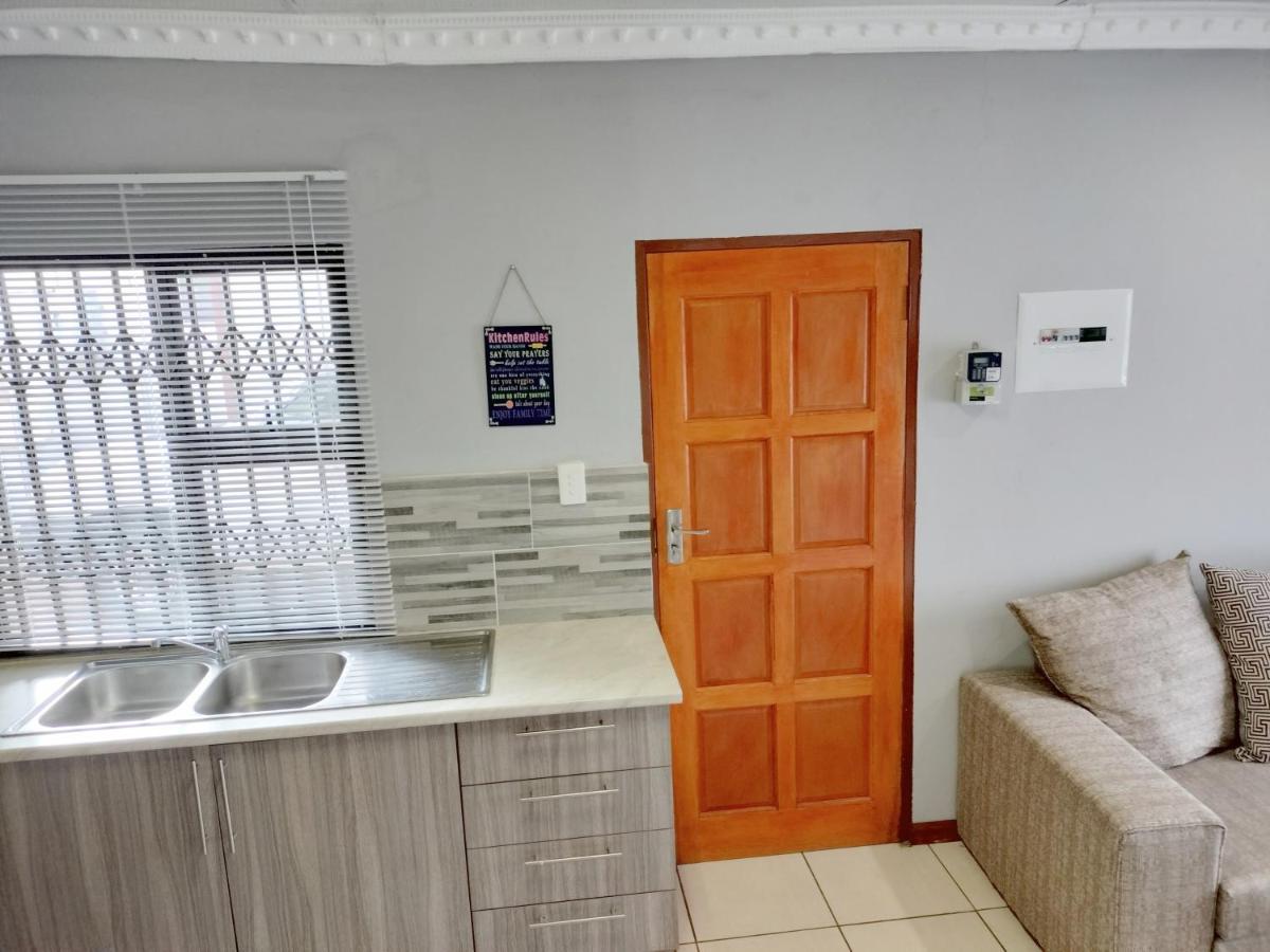 Sunrise Guesthouse Претория Экстерьер фото