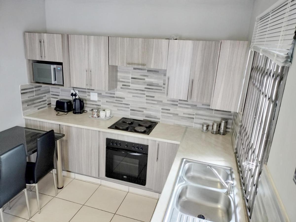 Sunrise Guesthouse Претория Экстерьер фото