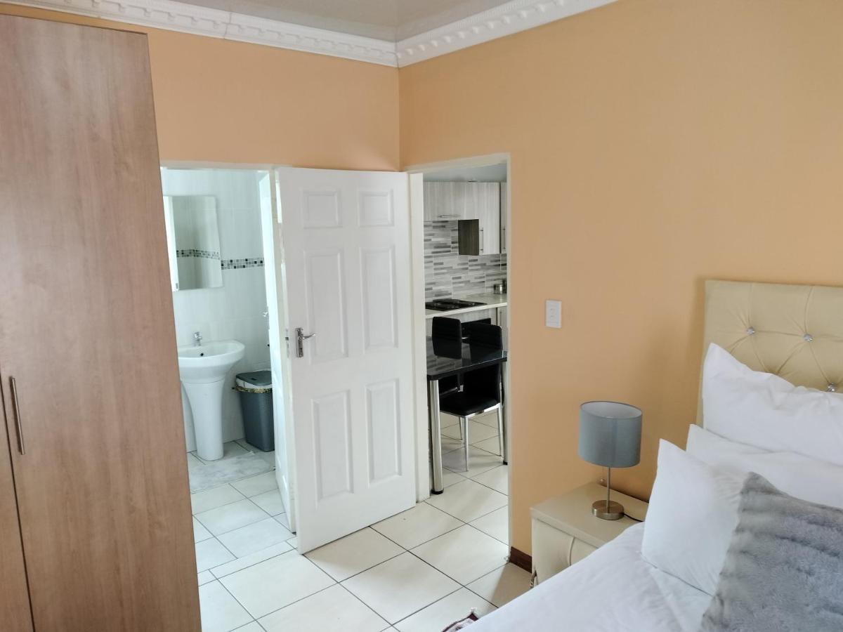 Sunrise Guesthouse Претория Экстерьер фото